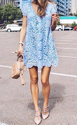 Estilo de atuendo turquesa y blanco con vestido de cóctel, jeans de vestir, denim: vestidos de coctel,  Estilo callejero  