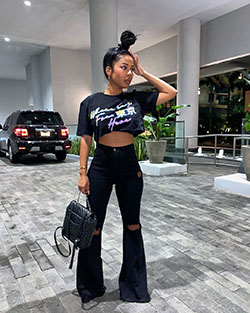 Outfits with flare jeans black girl: Wide-Leg Jeans,  Crop top,  Date Outfits,  Street Style  