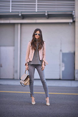 Vestido lookbook beige y marrón con chaqueta de cuero, pantalón, chaqueta.: Alfiler de solapa,  Estilo callejero,  Moda con clase  