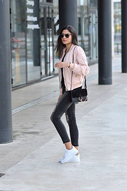Traje de chaqueta bomber rosa, moda callejera, chaqueta de vuelo, ropa casual, camiseta: Traje de camiseta,  chaqueta de vuelo,  Estilo callejero,  Atuendos Informales,  Moda con clase  