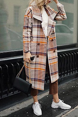 Traje de color con gabardina, abrigo, tartán.: gabardina,  Estilo callejero,  vestidos de invierno con clase  