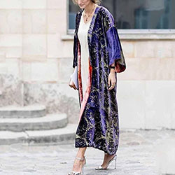 Clarissa Archer vestido color outfit, outfit ideas, street fashion: Estilo callejero,  Ideas de atuendos de kimono,  Vestido de manga completa  