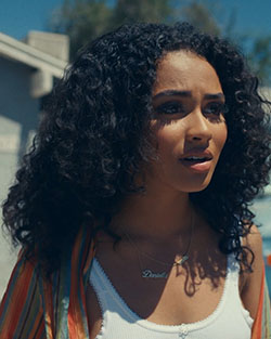 Daniella Perkins Pelos Negros Oscuros, Ideas Para Pelo Largo, Peinado: Pelo largo,  rizo jheri,  pelo negro,  Chicas Lindas Instagram,  Chicas Lindas De Instagram,  Daniela Perkins Instagram  