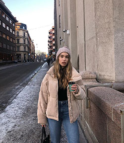 Isabelle Tounsi gorro, jeans, ideas de color de abrigo: Atuendos Informales,  GORRO,  Saco,  Atuendo De Vaqueros  