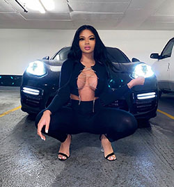 Foto de piernas filipinas x ghanesas, prendas de vestir exteriores, auto de lujo personal: Atuendos Sexys,  chicas de instagram  