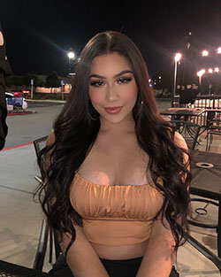 Ideas de color de cabello negro de Alondra Mendoza, cara linda, labios brillantes naturales: Pelo largo,  Pelo castaño,  pelo negro,  Chicas Lindas De Instagram  