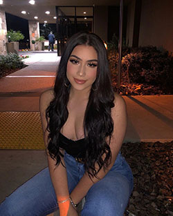 Alondra Mendoza mejores ideas para sesión de fotos, muslos de mujer, fotos de piernas: Pelo largo,  Pelo castaño,  Atuendos Sexys,  pelo negro,  vestidos calientes,  Chicas Lindas De Instagram  