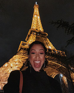 Liza Koshy foto divertida, fotografía con flash, turismo: Liza Koshy,  chicas de instagram,  fotografía con flash  