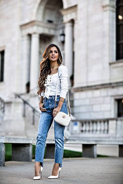 Ideas para vestir con tacones blancos Zapato de tacón, moda callejera: Tacón de aguja,  Estilo callejero,  Zapato de tacón alto,  Moda con clase  