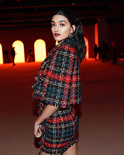 Neelam Gill vestido de color tartán, ideas de ropa, modelo de moda: chicas de instagram,  Tartán  