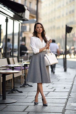 Conjunto de color blanco con blanco y negro, moda callejera.: Estilo callejero,  Atuendos Informales,  En blanco y negro  