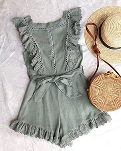Lindo estilo de verano. | Ideas de atuendos de verano 2020: Ideas de atuendos,  trajes de verano,  estilovore  