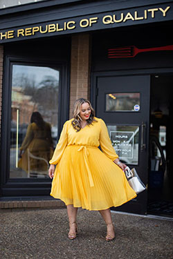 Yellow outfit ideas with miniskirt: Fashion photography,  Date Outfits,  Street Style,  yellow outfit  