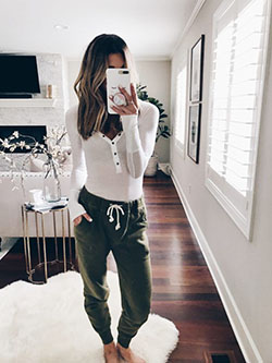 Ideas de atuendos, lindos atuendos cómodos, ropa casual: Traje Blanco Y Negro,  Trajes de cuarentena 2020  