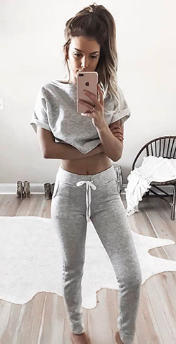 Colección nova de moda blanca con ropa deportiva, ropa de dormir, top corto: top corto,  traje blanco,  Trajes de cuarentena 2020  