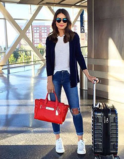 Camila coelho look casual, moda callejera, camila coelho, ropa casual: traje blanco,  Camila Coelho,  Estilo callejero,  Ideas para vestir en el aeropuerto  