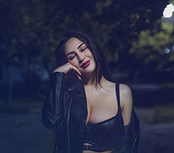 Louisa Khovanski Maquillaje facial, Maquillaje de labios, Peinado: Chicas Lindas De Instagram,  louisa khovanski caliente  