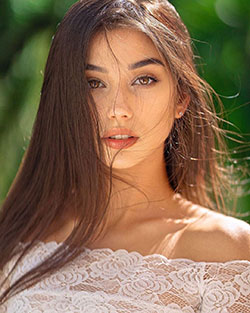 Maja Strojek Cara de chicas lindas, Labios hermosos, Chicas con peinado largo: Pelo largo,  Pelo castaño,  modelo caliente,  Chicas Lindas Instagram,  Chicas Lindas De Instagram,  maja strojek  