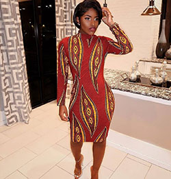Encantadora sugerencia de vestido colorido para damas: Vestidos Ankara,  Moda de Ankara,  Atuendos Ankara,  Trajes Africanos,  vestidos coloridos,  Asoebi Especial  