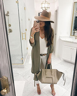 Traje de estilo beige con suéter, chaqueta, sombrero de fieltro.: Estilo callejero,  Traje Beige,  Conjuntos de cárdigan 2020  