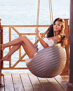 Shadi Y Cair sesión de fotos de chicas calientes, fotos de chicas hermosas, fotos de piernas: Atuendos Sexys,  modelo caliente,  Trajes de fiesta con estilo  