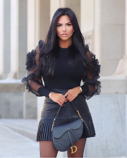 outfit color negro, debes probar con shorts, piernas lisas, outfit diseños: Pantalones cortos negros,  Trajes de fiesta con estilo  