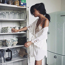 Ideas de color Stone Cold Fox Stone Cold Fox, aparato de cocina: Pelo largo,  traje blanco,  Trajes de cuarentena 2020  
