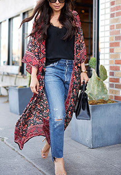 Kimono floreado y jeans, street fashion, boho chic, camiseta: Traje de camiseta,  Estilo callejero,  boho chic,  Combinación de jeans y kurti,  kimono largo  