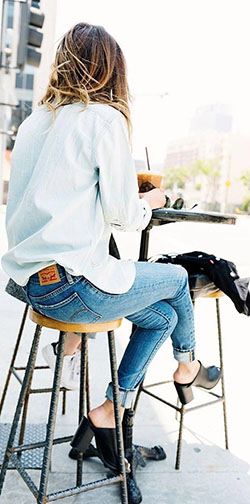 Ideas de color jessica alba levis levi strauss & co., moda callejera: Traje de camiseta,  Estilo callejero,  Trajes de viaje,  Levi Strauss y compañía  