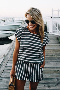 Ideas de ropa blanca con traje de pelele, pantalones cortos, top: traje de mameluco,  traje blanco,  Estilo callejero,  En blanco y negro,  Trajes de navegación  
