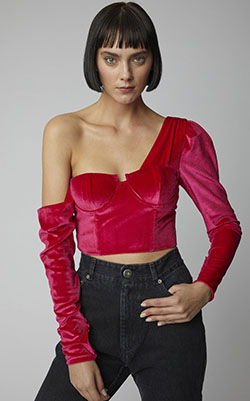 crop top de terciopelo con autorretrato: top corto,  Ropa de látex,  Traje Magenta Y Rosa,  Top de un hombro,  Trajes De Terciopelo  