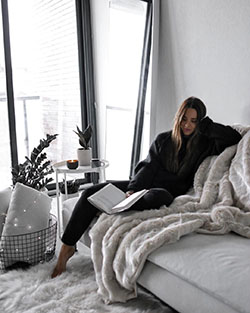 Outfit ideas Fotografía, blanco y negro, fotografía de estilo de vida: Fotografía de moda,  Fotografía de retrato,  Fotografía boudoir,  Sabanas,  Diseño de interiores,  En blanco y negro,  Trajes de cuarentena 2020  