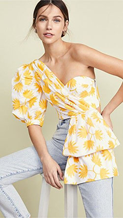 Ideas de ropa amarilla con crop top, camisa, top: top corto,  modelo,  Traje de camiseta,  traje amarillo,  Top de un hombro  