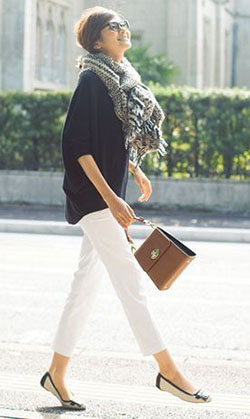 Conjunto color marrón y blanco con camisa de vestir, pantalón, blazer: camisas,  Traje de camiseta,  Estilo callejero,  Trajes de viaje,  Traje marrón y blanco  