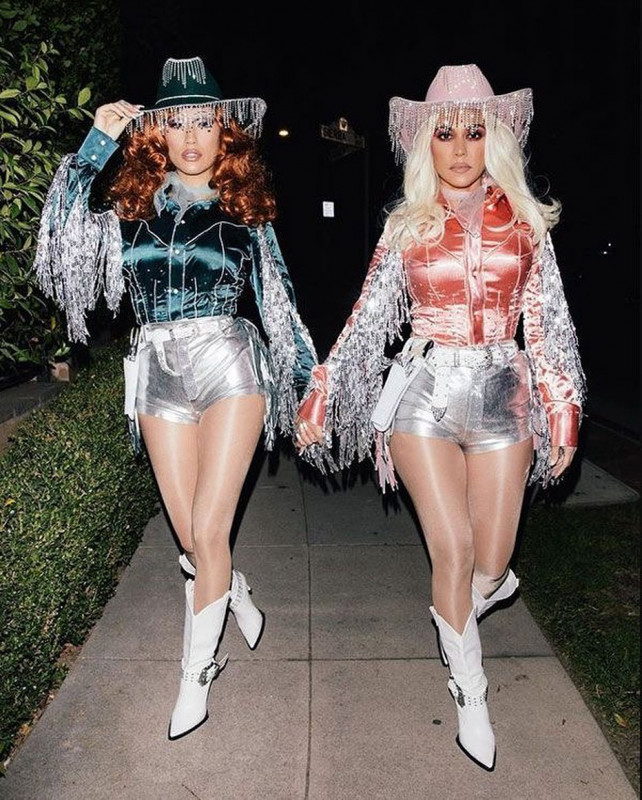 Inspiración del disfraz de vaquera espacial para Halloween: Atuendos De Vaquera,  Moda Vaquera  