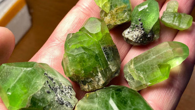 Peridot Gemstone: Meaning, Properties & Powers: 