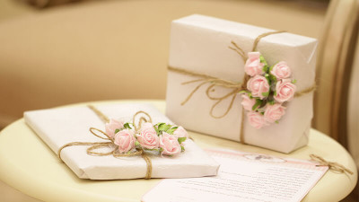 1 Year to 5 Year Anniversary Gifts (Jewelry): 