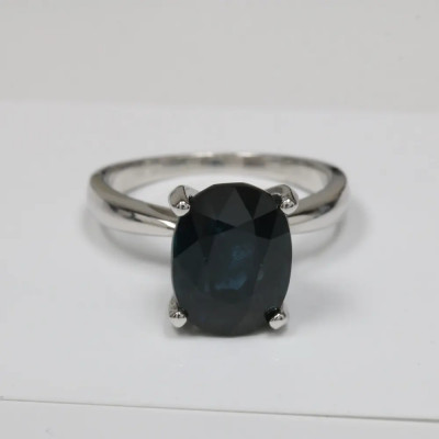 7.04ct Oval Blue Sapphire Solitaire Engagement Ring: 