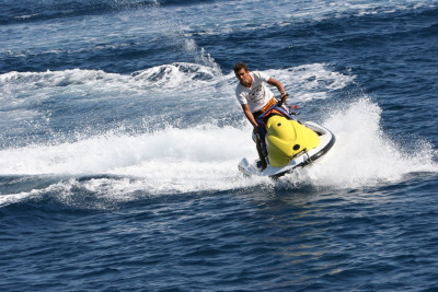 Discover Toronto's Water Sports Rentals: Jet Skis, Boats, and Gear: 