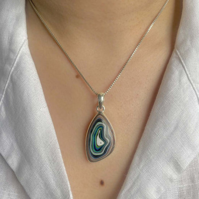 The Art of Recycling: Fordite Jewelry Bold, Colorful Statement: 