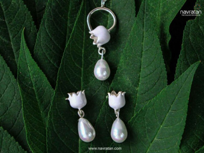 Elevate Your Style: How to Wear And Style White Pearls: 