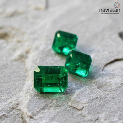 Is Emerald Stone the Key to Calmness, Focus, and Financial Growth?: 