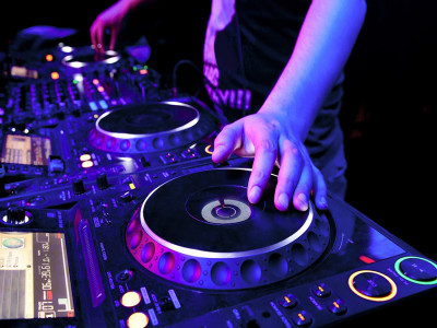 Professional DJ Mixer Rental in Miami: Best Sound & Setup: 