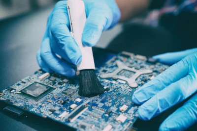 Trusted Technicians for Fixing iPad Screen Near You: 