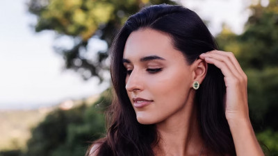 Discover Stunning Alexandrite Earrings: 