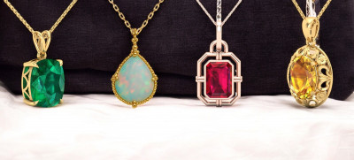 Upgrade Your Look with These Viral Neckpieces: 
