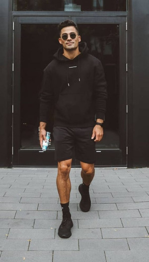 Lookbook dress all black fit, men's style: 