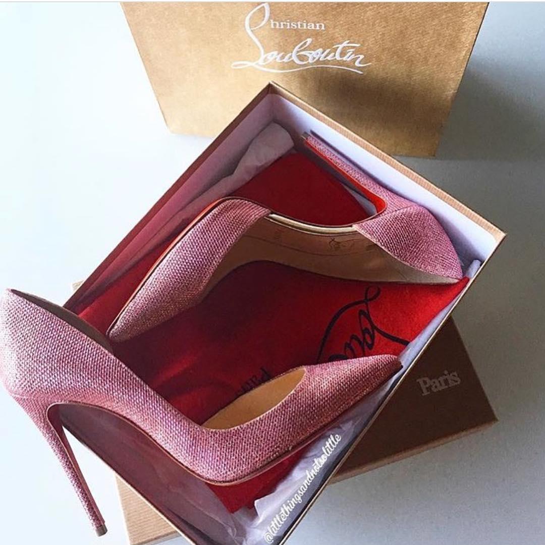 Colección primaveral de tacones altos de última generación para chicas modernas