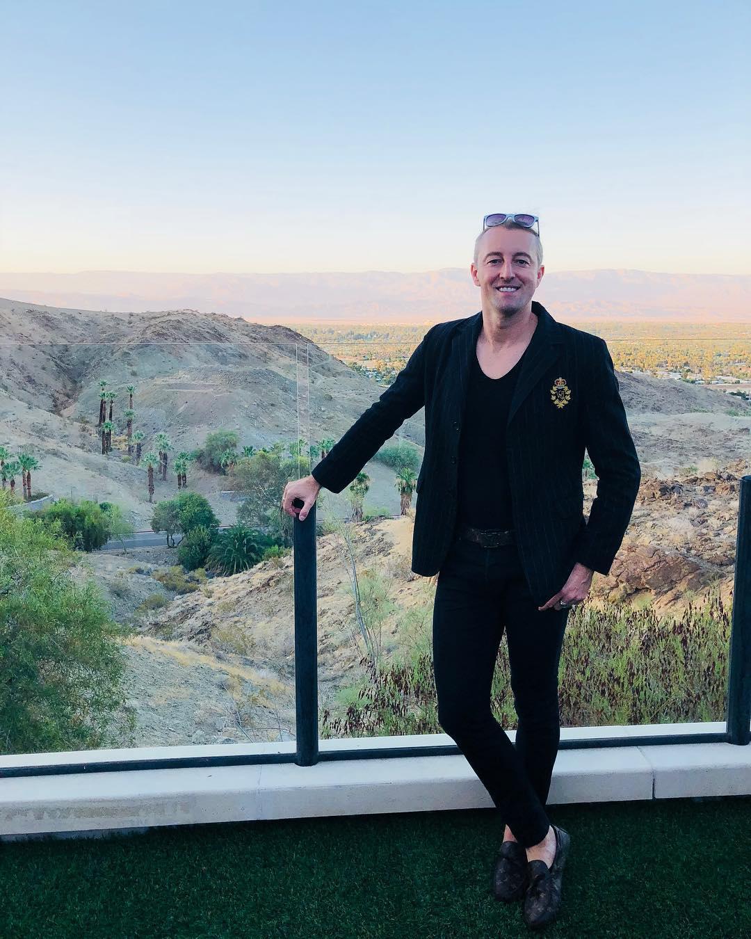 Príncipe Mario-Max Schaumburg-L. en: “¡Buenos días Palm Springs! Su Alteza Dr. Prince Mario-Max Schaumburg-Lippe. #princemariomaxschaumburglippe #royals #royalty #fit #fitnessaddict…”