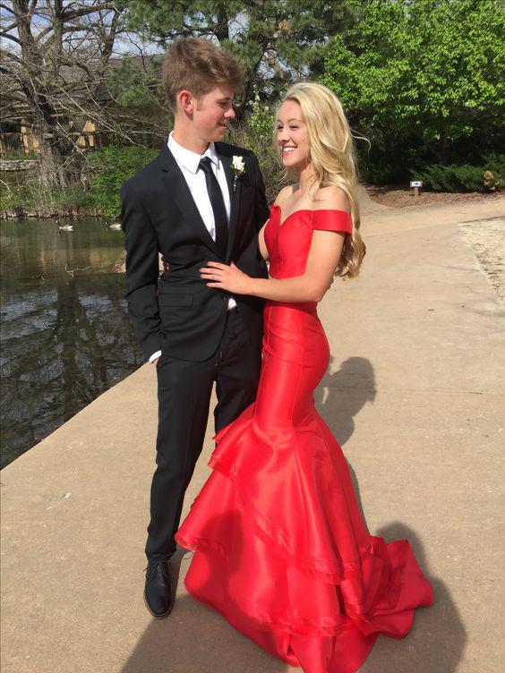 Beautiful prom couple.: Prom Suit  